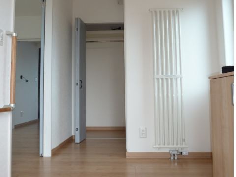 ホールの奥にはクローゼット