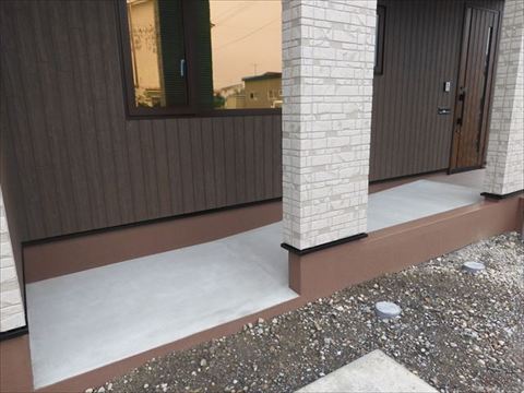 スロープがある玄関